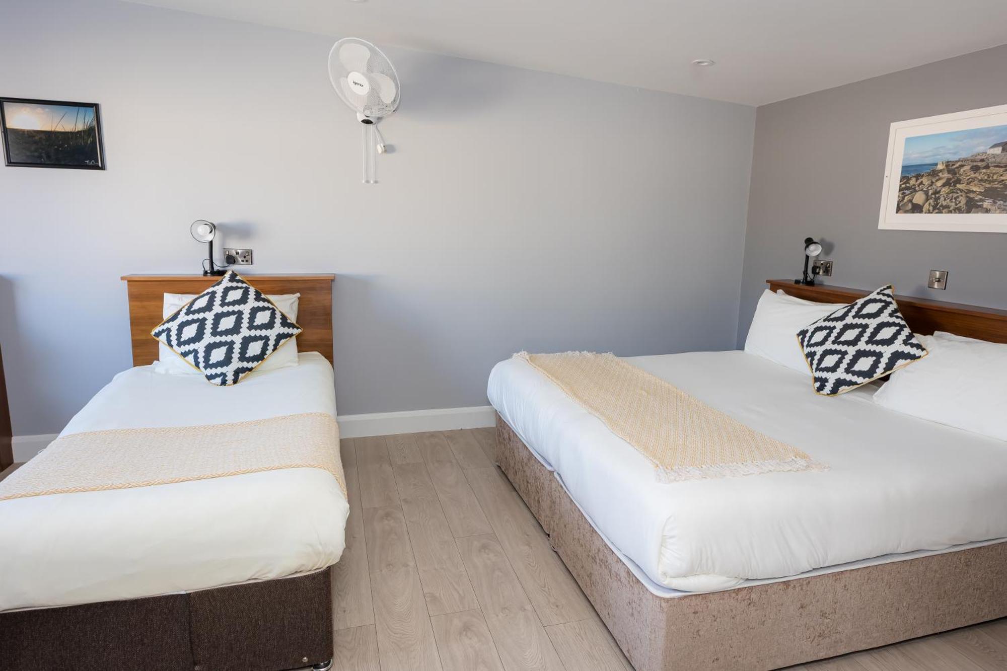 Aran Islands Hotel Kilronan  Екстер'єр фото