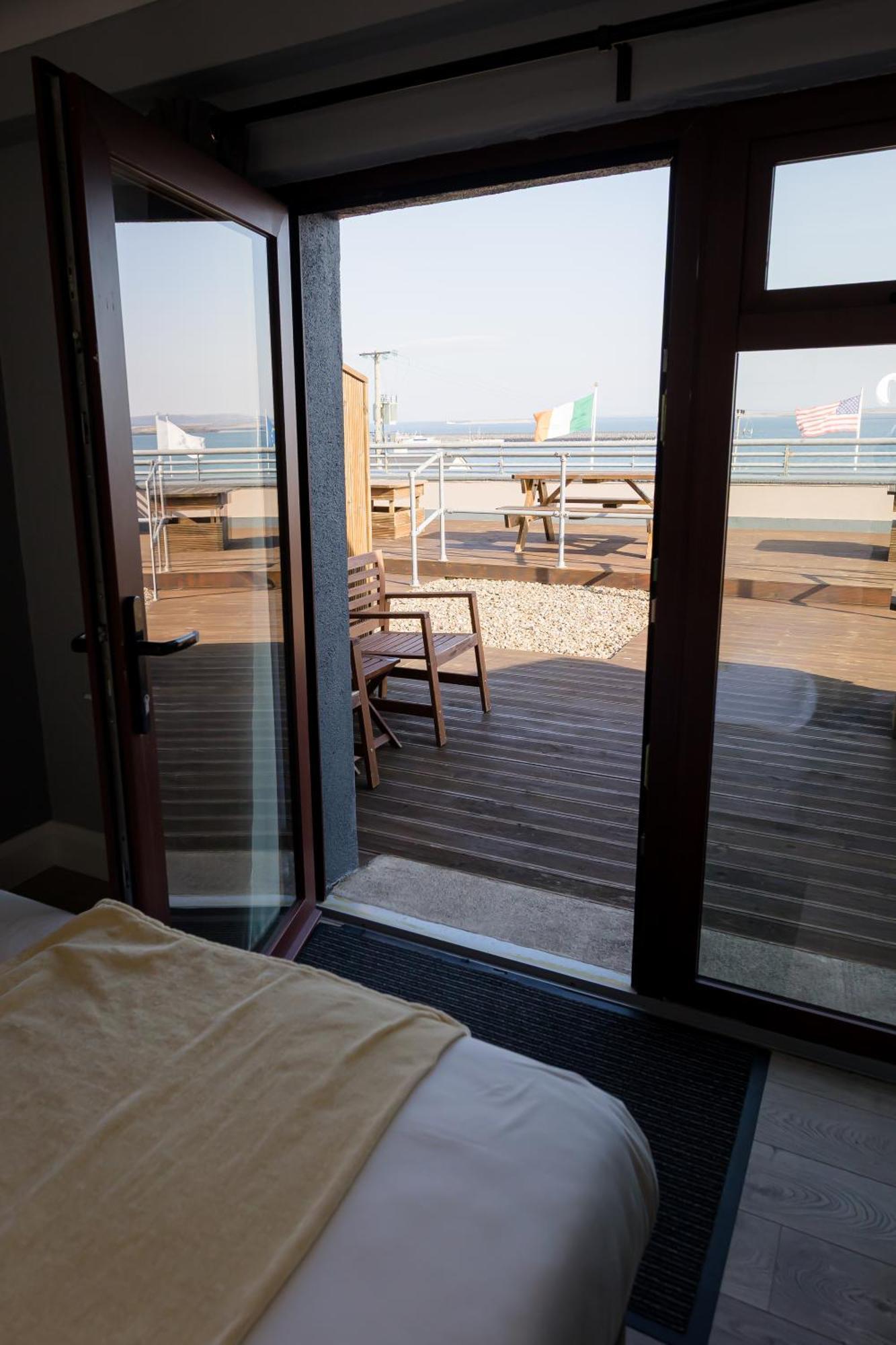 Aran Islands Hotel Kilronan  Екстер'єр фото