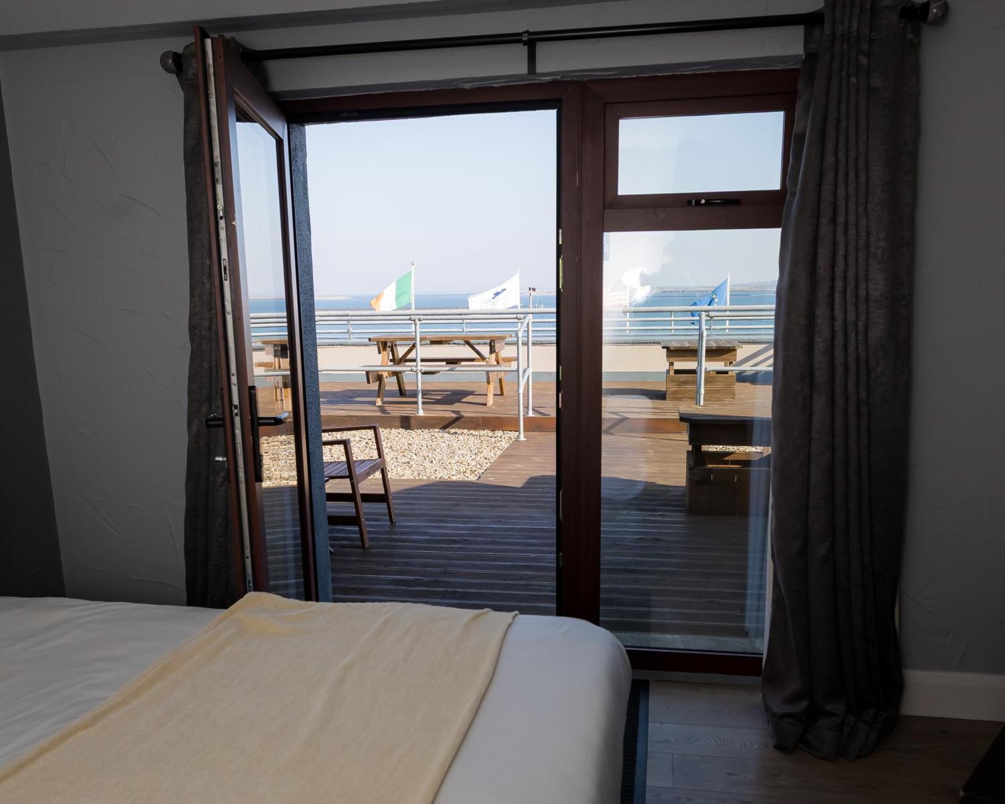 Aran Islands Hotel Kilronan  Екстер'єр фото