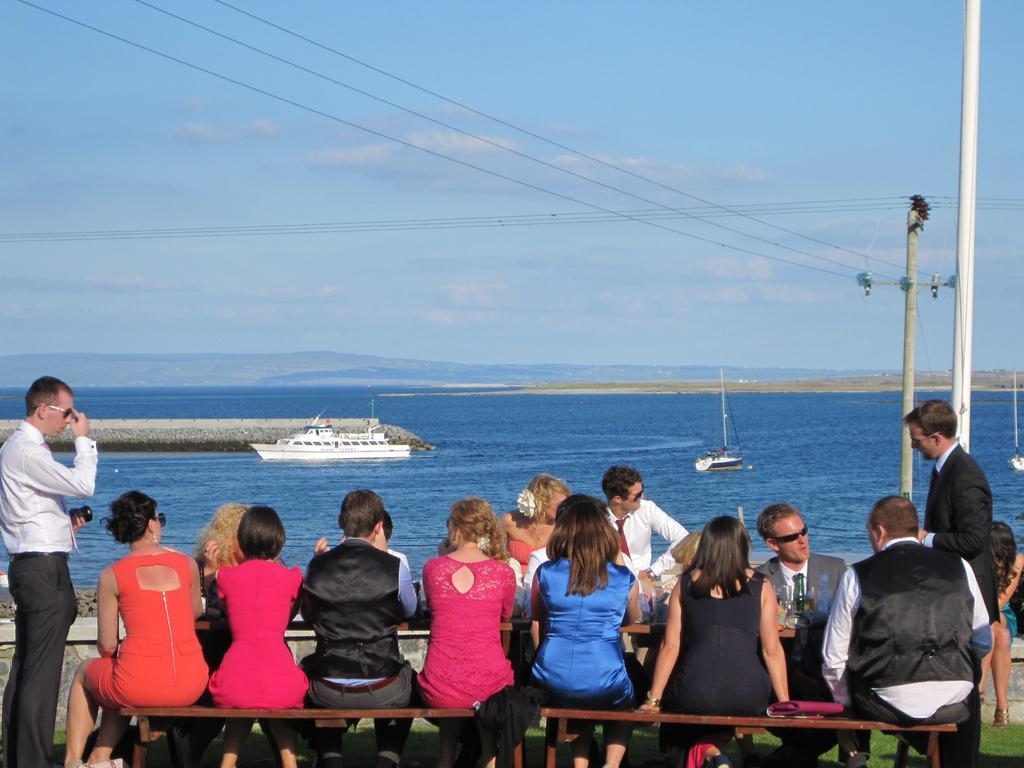 Aran Islands Hotel Kilronan  Екстер'єр фото